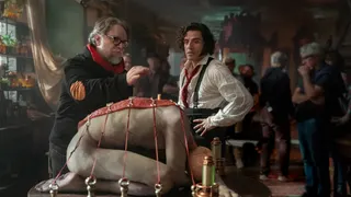 Guillermo del Toro and D.P. Dan Laustsen on the Cinematography of Frankenstein